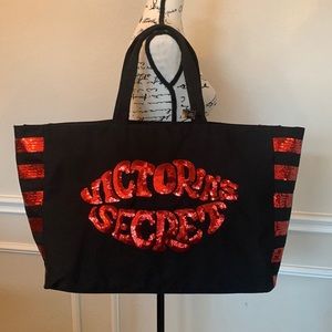 NWT 💋 Victoria’s Secret Red Sequins Tote 💋